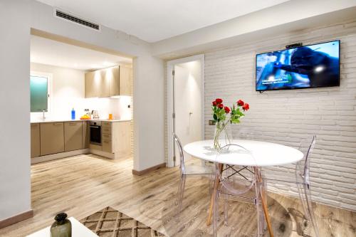 Eixample Building Apartments by Mercedes Heritage photo 107