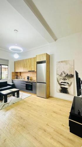 Prime Location Cozy Apartment near Pazari i ri