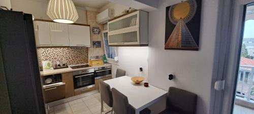 Miljanić Beachside Apartment Perea