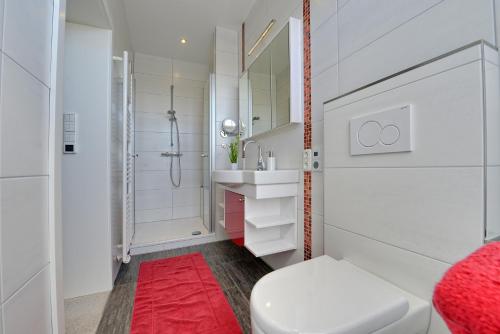 Ένα μπάνιο στο Moderne Fewo "Elbblick de luxe" direkt am Elbdeich bei Moldenhauer