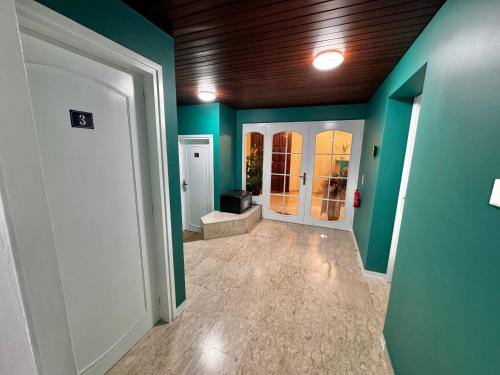 Φωτογραφία από το άλμπουμ του Modern Studio Nr12 private Kitchenette, Bathroom, Balcony στη Λεμεσό