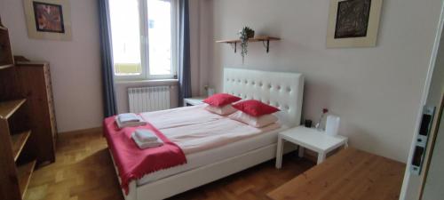 K2013 Astra Grand-Tourist