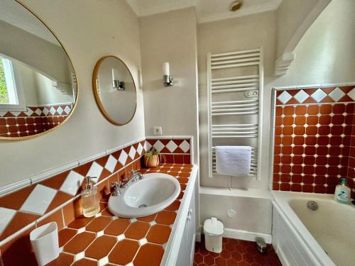 Ένα μπάνιο στο Les Restanques 10 Chenes 3 chambres