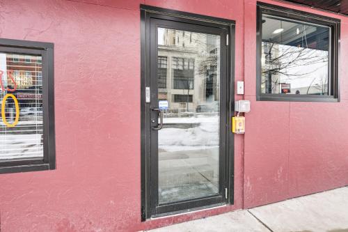 Φωτογραφία από το άλμπουμ του Bring a Pet Historic Downtown Olean Apartment σε Olean