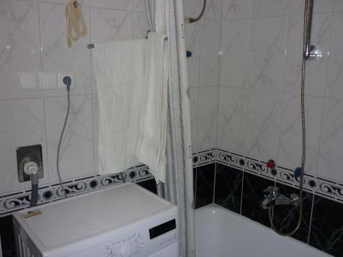 Ett badrum på Joe Apartman Budapest