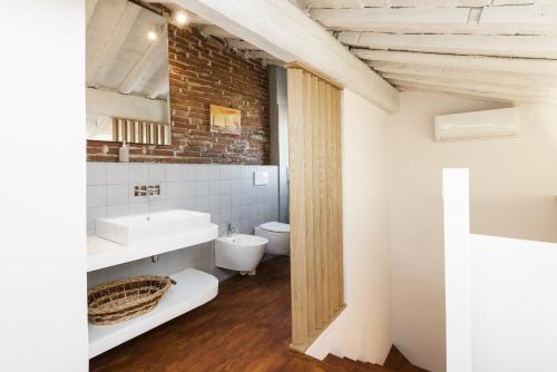 Santa Maria Novella penthouse by MMega