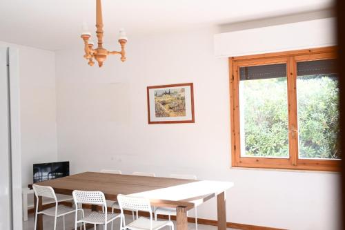 Gallery image of Sirolo, trilocale con giardino e garage in centro - S077 in Sirolo
