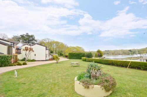 Fotografie z fotogalerie ubytování Whippingham, Creek Gardens - Isle of Wight v destinaci Wootton Bridge