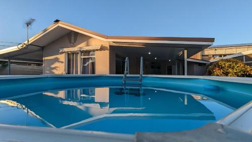 KA'LEI HOUSE, a sweet house with a swimming pool