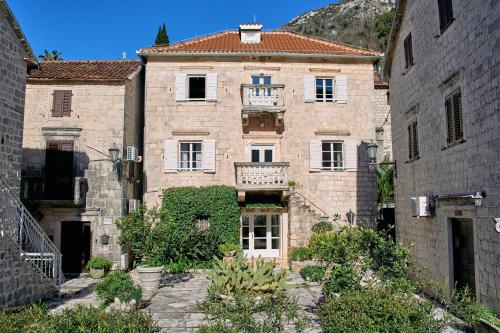 Waterfront Historical Villa Perast photo 2