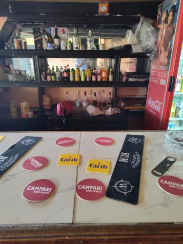 Ο χώρος του lounge ή του μπαρ στο Wendys Guest House