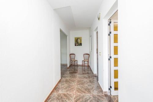 Gambar di galeri bagi 5BR Los Llanos Chalet - Pool & Garden di San Nicolás