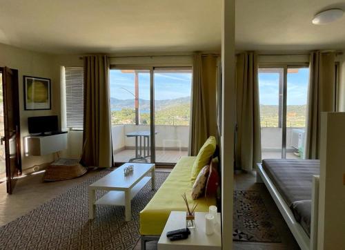 Μια τηλεόραση ή/και κέντρο ψυχαγωγίας στο Sunset Home