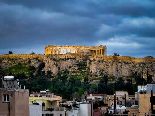 Modern 2bed 2bath loft in Acropolis area