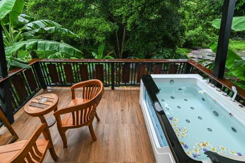 Der Swimmingpool an oder in der Nähe von Cascade Tara