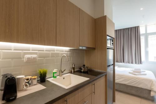 Yellow Door, Nilie Hospitality MGMT