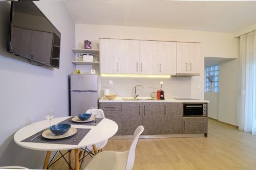 Η κουζίνα ή μικρή κουζίνα στο Eternal Suites Edessa