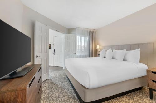 TV o dispositivi per l'intrattenimento presso Sonesta ES Suites Dulles Airport