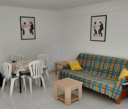Versalles - Zand Properties