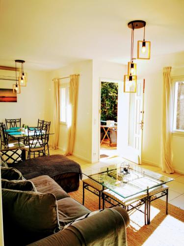 Grand appartement 3 chambres a 300M de la plage