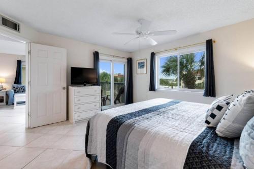 Ένα ή περισσότερα κρεβάτια σε δωμάτιο στο Ocean Village Club O31