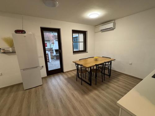Φωτογραφία από το άλμπουμ του Hiška HOME- TERME ČATEŽ - VKLJUČENE KOPALNE KARTE σε Čatež ob Savi
