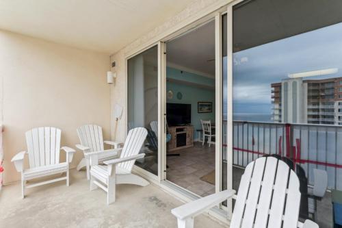 Балкон или терраса в Peak-Shore Overlook - Sleeps 8 - Free Activity Tickets Included!