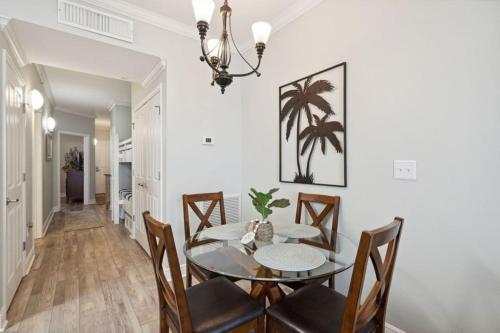Φωτογραφία από το άλμπουμ του Celadon 1506 Beachfront 1 BR 2 BA sleeps 6 σε Panama City Beach