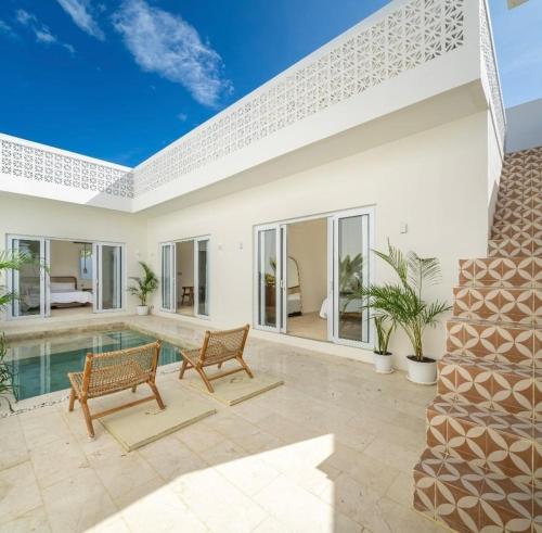 Villa mit 1 Schlafzimmer und einem Pool in der Unterkunft Villa Ben Uluwatu in Uluwatu