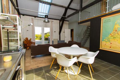 Gallery image of Paardenstal, Private House with wifi and free parking for 1 car in Weesp