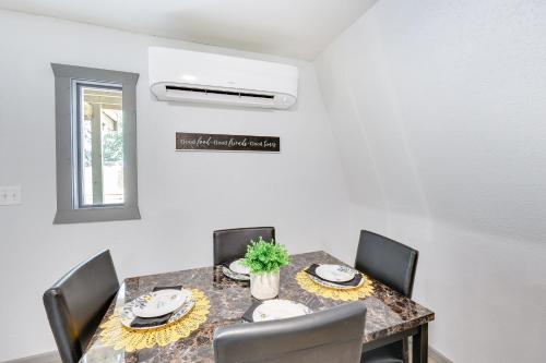 Φωτογραφία από το άλμπουμ του Family-Friendly Broken Bow Home with Grill! σε Broken Bow