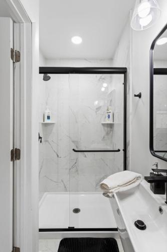 Bagno di Pocono Luxury Retreat - Games Hot tub and More