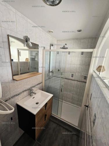 Kúpeľňa v ubytovaní Résidence Héliopolis Bâtiment L - Studio 2 pers. CAP d'AGDE MAE-4494