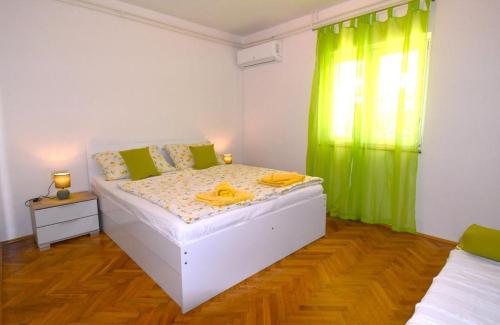 Room in Lopar with terrace, air conditioning, WiFi 3719-3