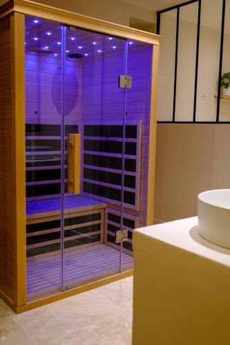 AMA, suite avec baignoire balnéo et sauna privé photo 11
