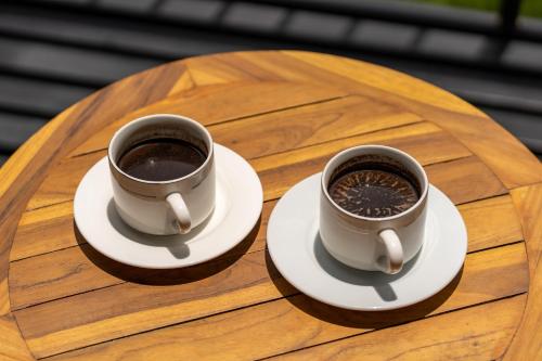 Utensilios para hacer té y café en Puncak Gunung Kintamani