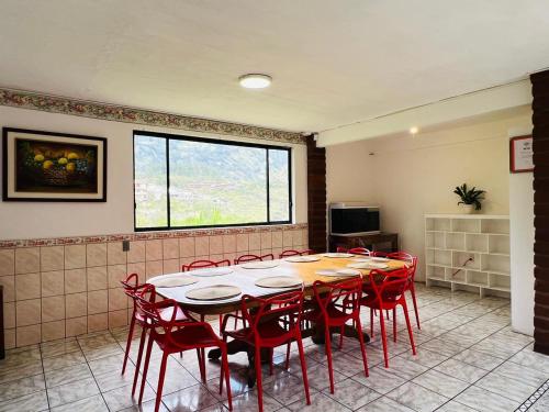 O zonă de relaxare la Fantástica Casa junto al río