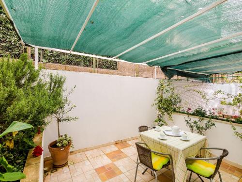 Apartments Captain - One Bedroom Apartment with Terrace 3 Adults