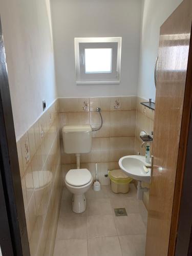 Apartments with parking space Rogoznica - 23796