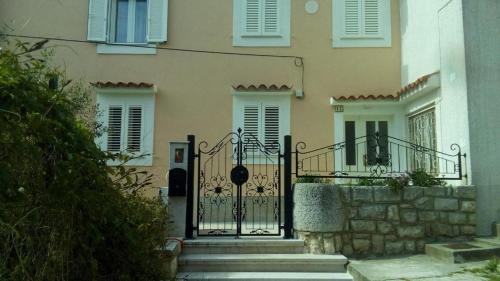 Apartments with a parking space Losinj, Losinj - 23816