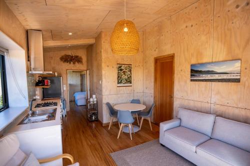Kuchyň nebo kuchyňský kout v ubytování Cosy Studio with a View