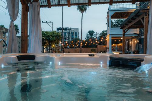 Πισίνα στο ή κοντά στο Oasis Palace