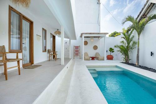 Kolam renang di atau dekat dengan Casa Kokoon - NEW Bright & Quiet 2BR Mertanadi Seminyak with Private Pool and Parking
