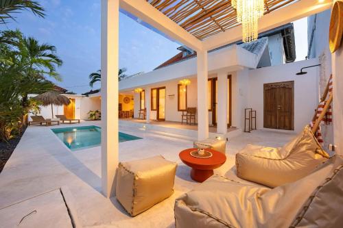 Kolam renang di atau dekat dengan Casa Kokoon - NEW Bright & Quiet 2BR Mertanadi Seminyak with Private Pool and Parking