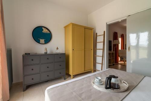 Una cama o camas en una habitación de Coastal Key 8