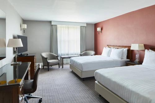 Postel nebo postele na pokoji v ubytování Delta Hotels by Marriott Durham Royal County
