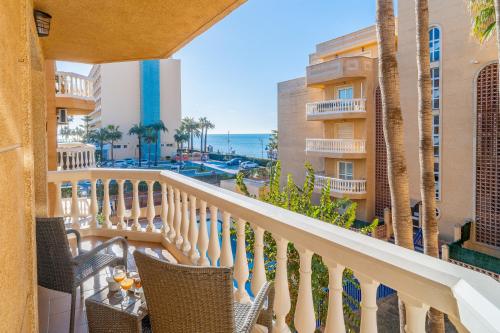 Beachfront Apartment with Pool & Sea View Terrace, Guadalmar Málaga