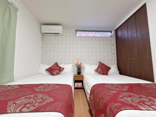 Osaka Ruyi House 102 can accommodate 4 people