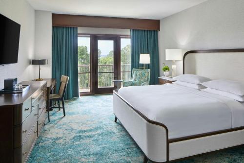 Renaissance Shoals Resort & Spaにあるベッド