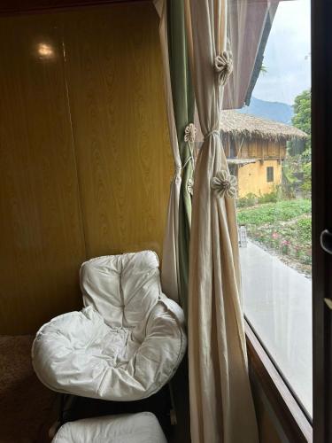 Pemandangan gunung umum atau pemandangan gunung yang diambil dari homestay